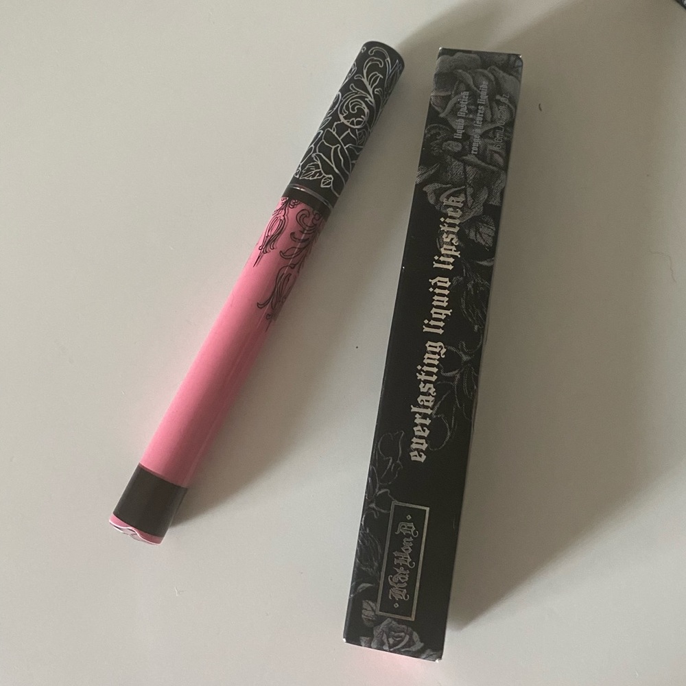 Kat Von D: Everlasting lipstick (Melancholia)